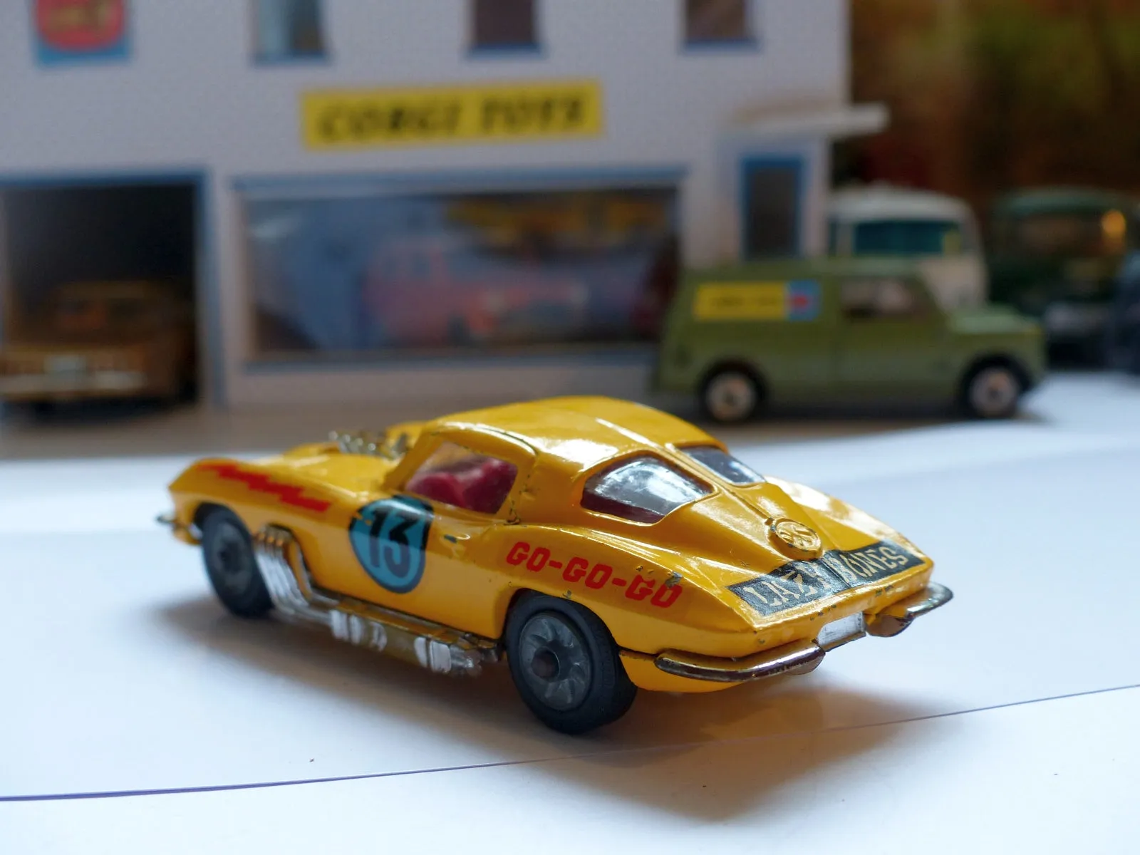 337 Chevrolet Sting Ray Custom Car (1)