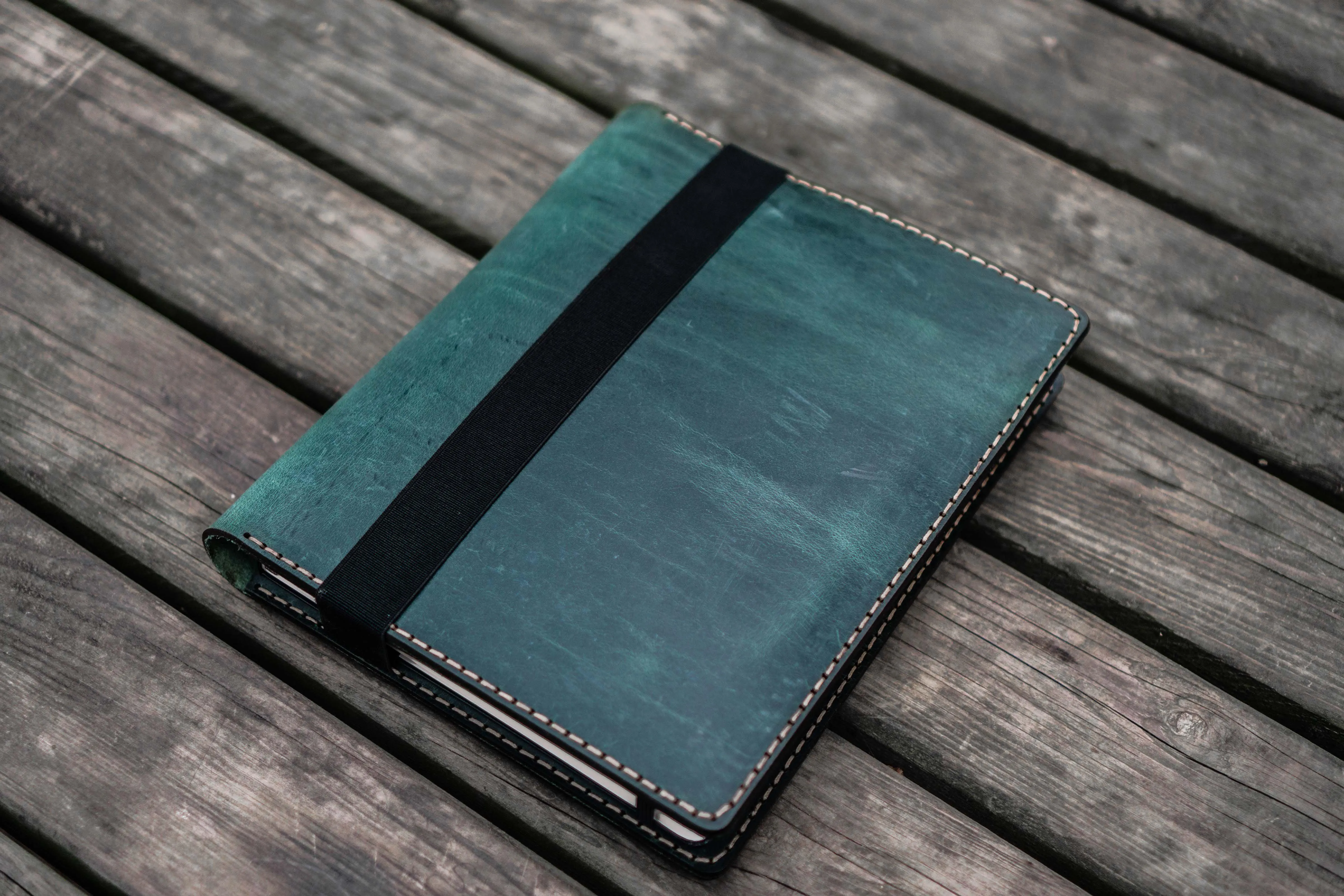 iPad Air/Pro & Extra Large Moleskine Cover - Crazy Horse Forest Green