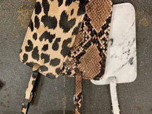 LUGGAGE TAGS