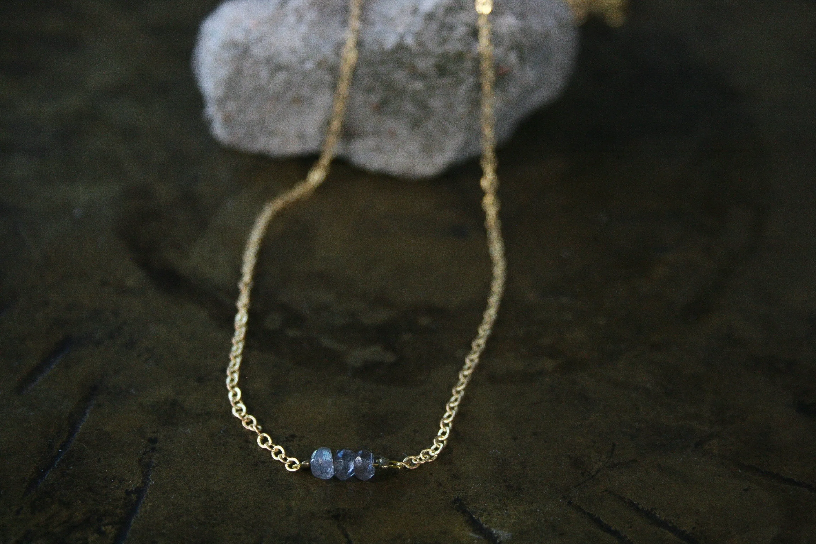 schlichte Messing Kette mit Labradorit